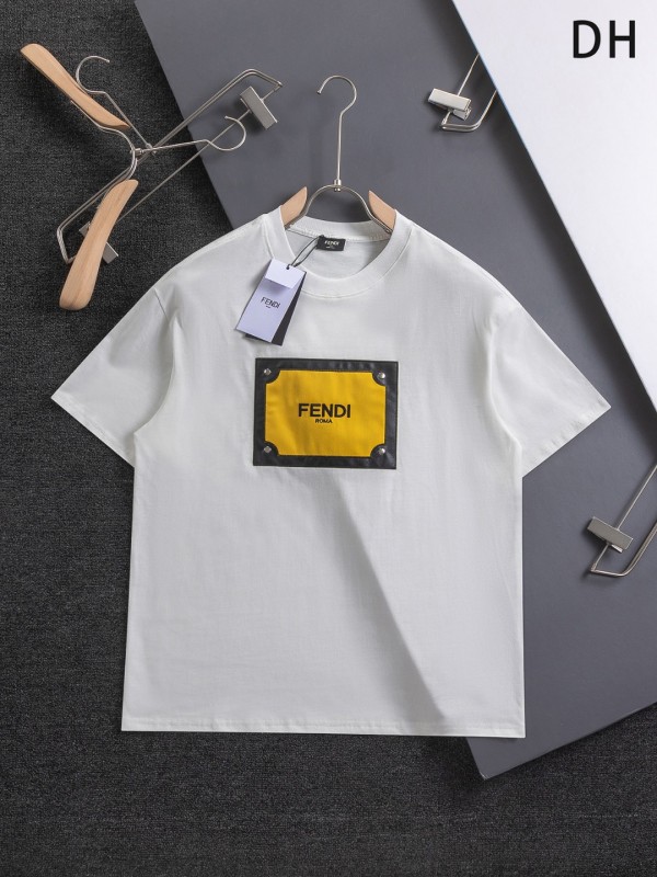 追跡付 フェンディ偽物通販  フレーム文字刺繍🪡ロゴリトルモンスター半袖Tシャツ
