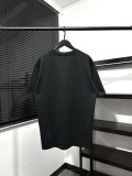 入手困難 バーバリー 激安偽物 胸元の定番アルファベットプリント半袖Tシャツ