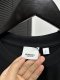 入手困難 バーバリー 激安偽物 胸元の定番アルファベットプリント半袖Tシャツ