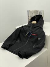 超奇跡の入荷☆ プラダ n級品 の軽量贅沢なビジネスカジュアルジャンパー