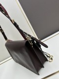 日本未入荷 プラダ 偽物通販  ショルダーバッグ