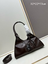 新作 プラダ スーパーコピーショルダーバッグ