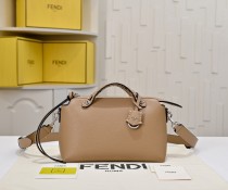 入手困難 フェンディ n級品 レディース ハンドバック
