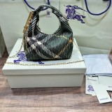 入手困難 バーバリー n級品 レディース  ショルダーバック