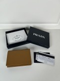 新作 プラダ 激安通販 短財布
