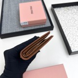 使い勝手良し ミュウミュウ スーパーコピー 短財布