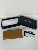 超奇跡の入荷☆ プラダ コピー 長財布