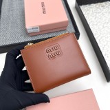 累積売上総額第１位！ミュウミュウ スーパーコピー 短財布