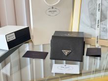 超奇跡の入荷☆ プラダ 激安通販 短財布