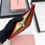 超奇跡の入荷☆ ミュウミュウ 激安通販 短財布