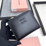 使い勝手良し ミュウミュウ コピー 短財布
