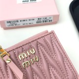 追跡付 ミュウミュウ 偽物通販 短財布