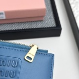 一目惚れ♪  ミュウミュウ n級品 短財布