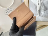 超話題! プラダ コピーおすすめ 短財布