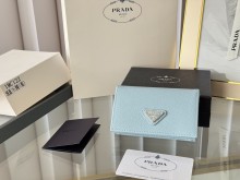 大人気 プラダ コピー 短財布
