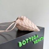 【話題商品！】ボッテガヴェネタ n級品 レディース ショルダーバッグ