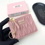 追跡付 ミュウミュウ 偽物通販 短財布