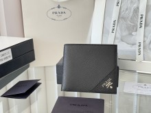 【話題商品！】プラダ コピーおすすめ 短財布