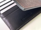【話題商品！】バーバリー 激安偽物 短財布