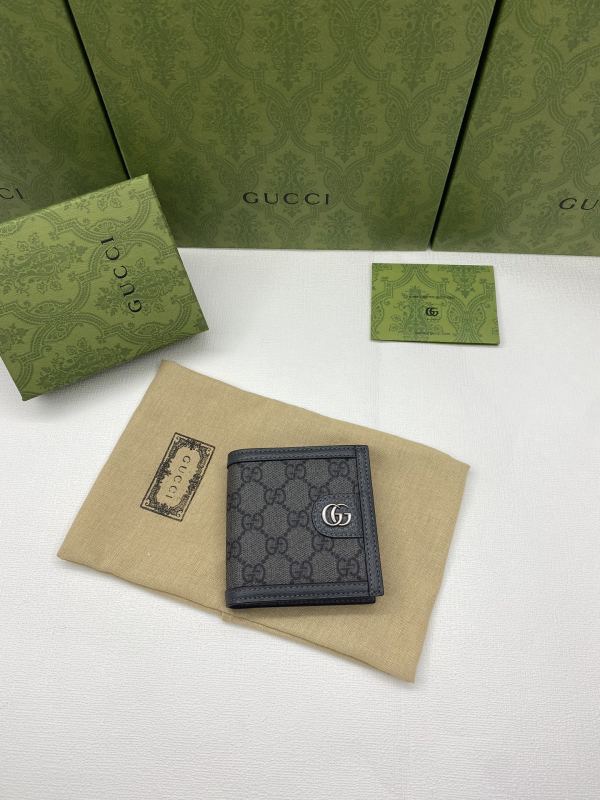 日本未入荷 グッチ n級品 短財布