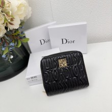 累積売上総額第１位！ディオール コピーおすすめ 短財布