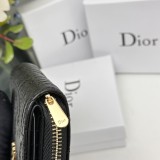 累積売上総額第１位！ディオール コピーおすすめ 短財布
