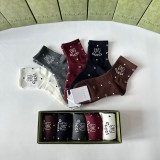 大人気 グッチ 激安通販 ミドル丈スタッズソックスソックス