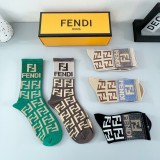 一目惚れ♪  フェンディ n級品 超定番のダブルFロゴ靴下