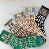 一目惚れ♪  フェンディ n級品 超定番のダブルFロゴ靴下