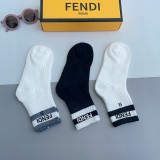 超話題! フェンディ コピーおすすめ アルファベットダブルF爆型中筒靴下
