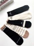 超奇跡の入荷☆ バレンシアガ 激安偽物 の定番アルファベットロゴコットンエアコンソックス中筒ソックス