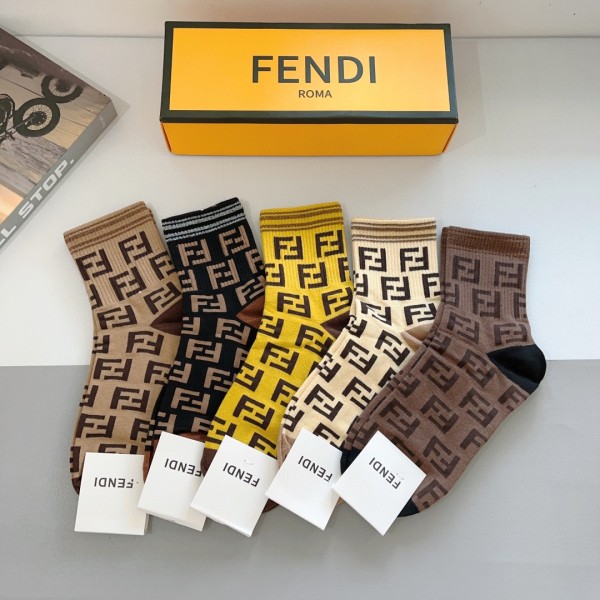 超奇跡の入荷☆ フェンディ 激安通販 アルファベットダブルFクラシック中筒靴下