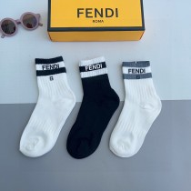 超話題! フェンディ コピーおすすめ アルファベットダブルF爆型中筒靴下
