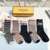 使い勝手良し フェンディ コピー 超定番のダブルFロゴ靴下