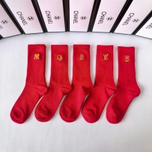 新作 シャネル コピーおすすめ の刺繍クラシック刺繍ミディアムスタッズソックス
