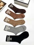 ★超人気 シャネル 偽物通販  の定番ダブルCアルファベットロゴカシミヤ混紡中筒ソックス