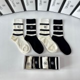 累積売上総額第１位！シャネル コピー のミディアム刺繍スタッズソックス