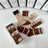 使い勝手良し シャネル 激安通販 の定番ミドル丈スタッズソックス