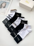 超奇跡の入荷☆ ディオール n級品 のクラシックなアルファベットロゴ入りコットンソックス