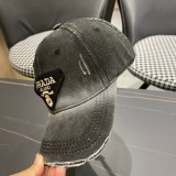 日本未入荷 プラダ コピーおすすめ の定番三角ロゴ野球帽
