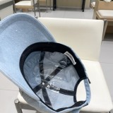日本未入荷 バレンシアガ 偽物通販 新型ロゴ野球帽