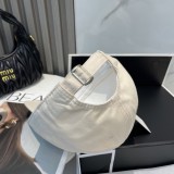 【話題商品！】シャネル 激安偽物 Chanelロゴ入りシンプル刺繍野球帽