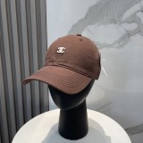 新作 シャネル 偽物通販  Chanelロゴ入りシンプル刺繍野球帽