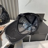 超奇跡の入荷☆ バレンシアガ スーパーコピー 洗いして古い破れたデニムの野球帽