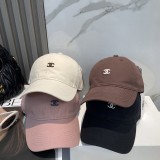 【話題商品！】シャネル 激安偽物 Chanelロゴ入りシンプル刺繍野球帽