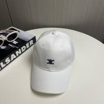 日本未入荷 セリーヌ 激安通販 ヌシンプルなアルファベットの最新野球帽