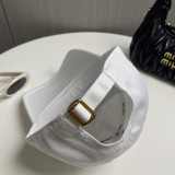 日本未入荷 セリーヌ 激安通販 ヌシンプルなアルファベットの最新野球帽