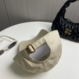 【話題商品！】 セリーヌ スーパーコピー ヌシンプルなアルファベットの最新野球帽