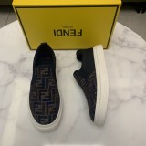 日本未入荷 フェンディ n級品 メンズ スニーカー