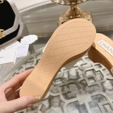 超話題! シャネル コピーおすすめ 定番坂と厚底スリッパ